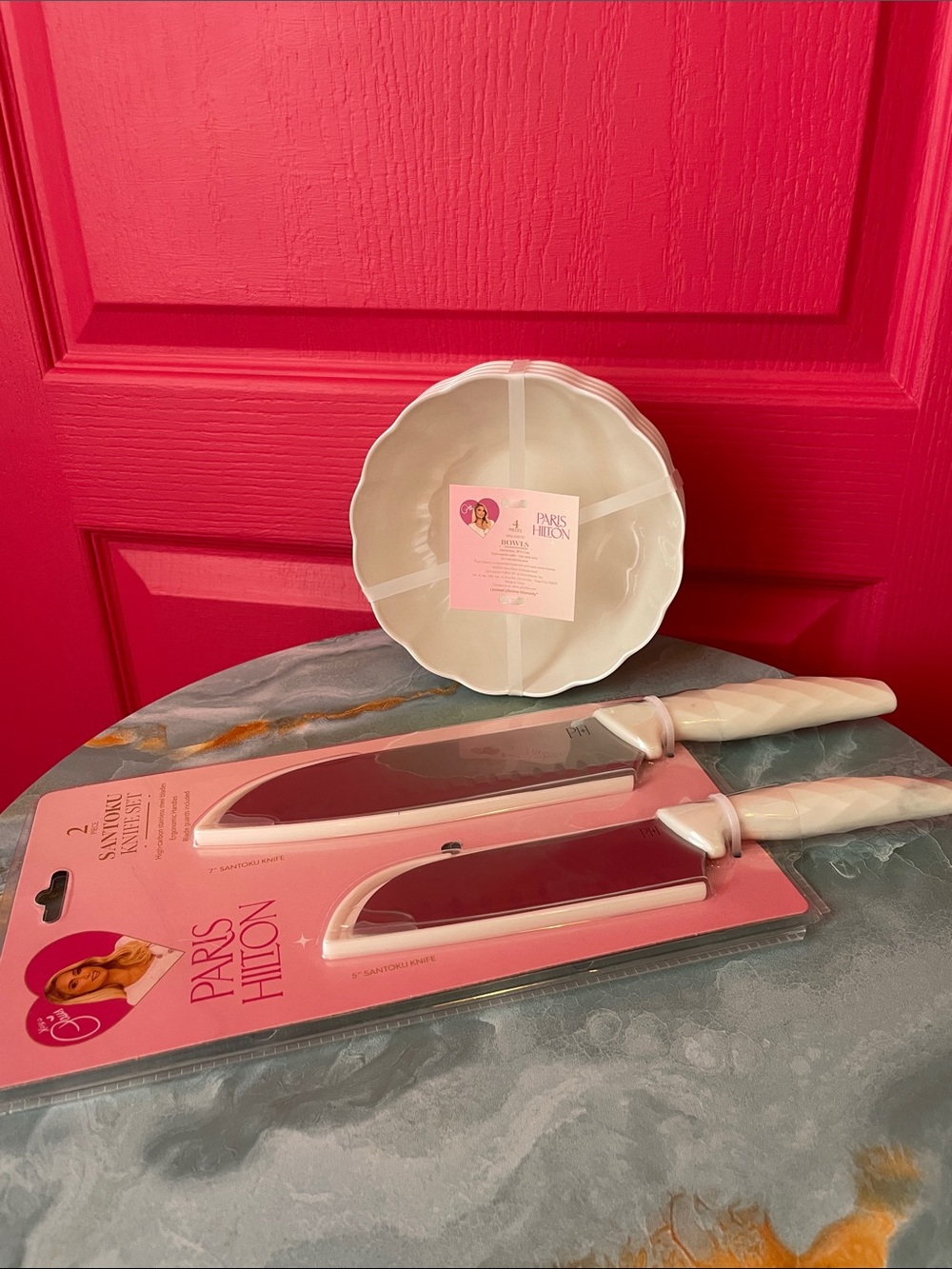 PARIS HILTON - White Iridescent Set - Knives & Bowls - NEW